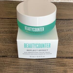 Beautycounter Reflect Effect AHA Smoothing Facial Mask - White and Green
